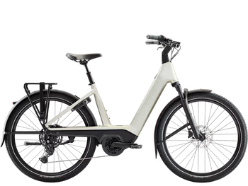 Rower elektryczny miejski Trek Charter+ 4 R9 540 Wh o niskim przekroku